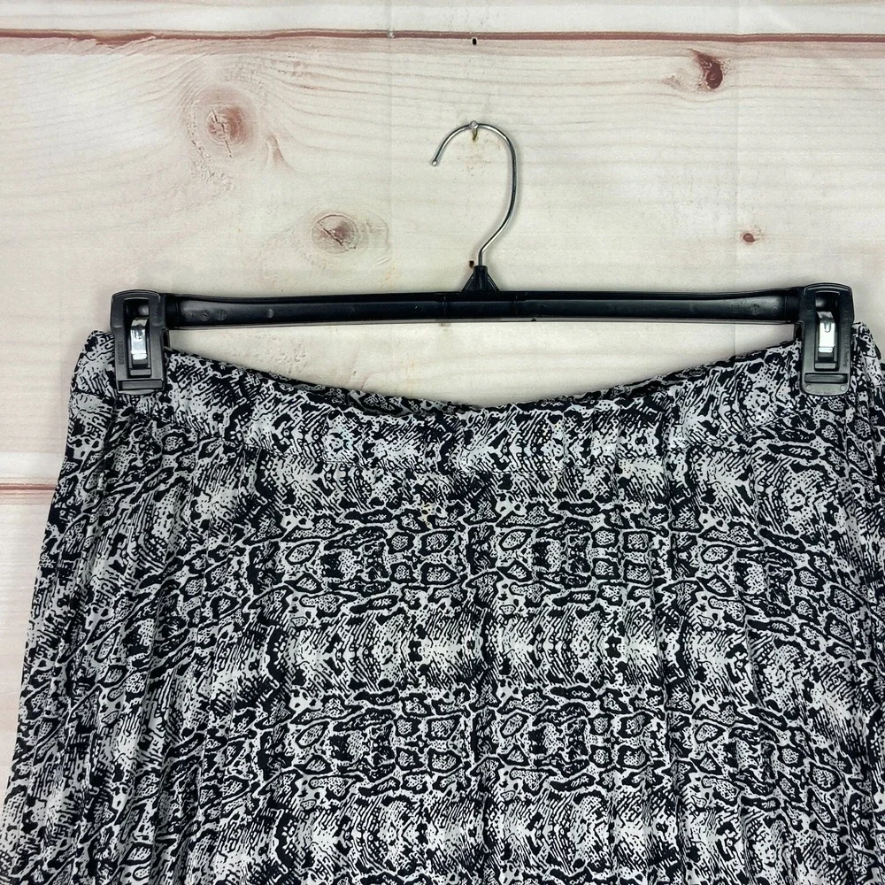 WD.NY Skirt Womens 2X Crinkle‎ A-Line Midi Pull On Elastic Waist Black Geometric